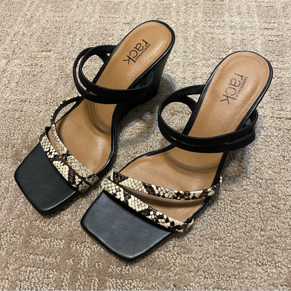 {Nordstrom Rack} Reena Wedge Sandal In Black Beige Snake ~ Size 5